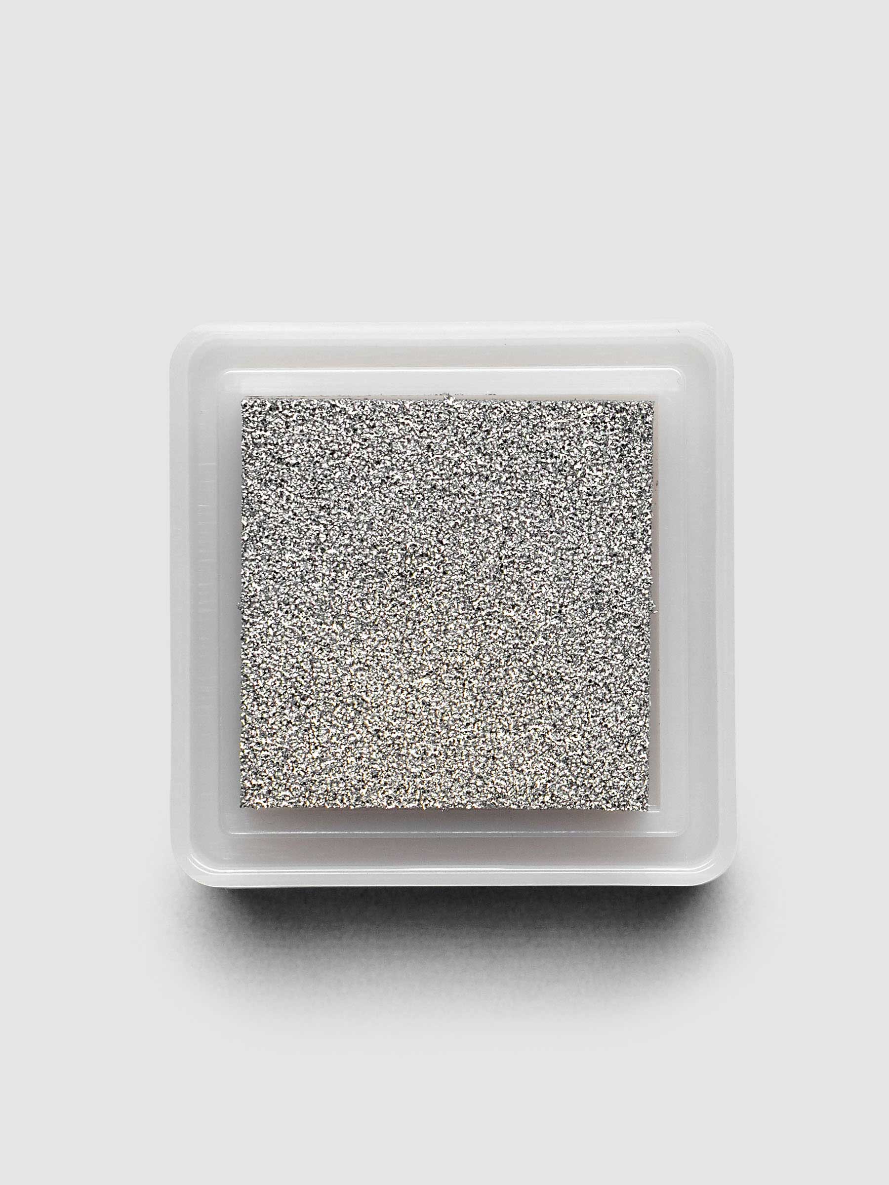 Artnic Stamp Ink Pad in silver seen from the side with cover on