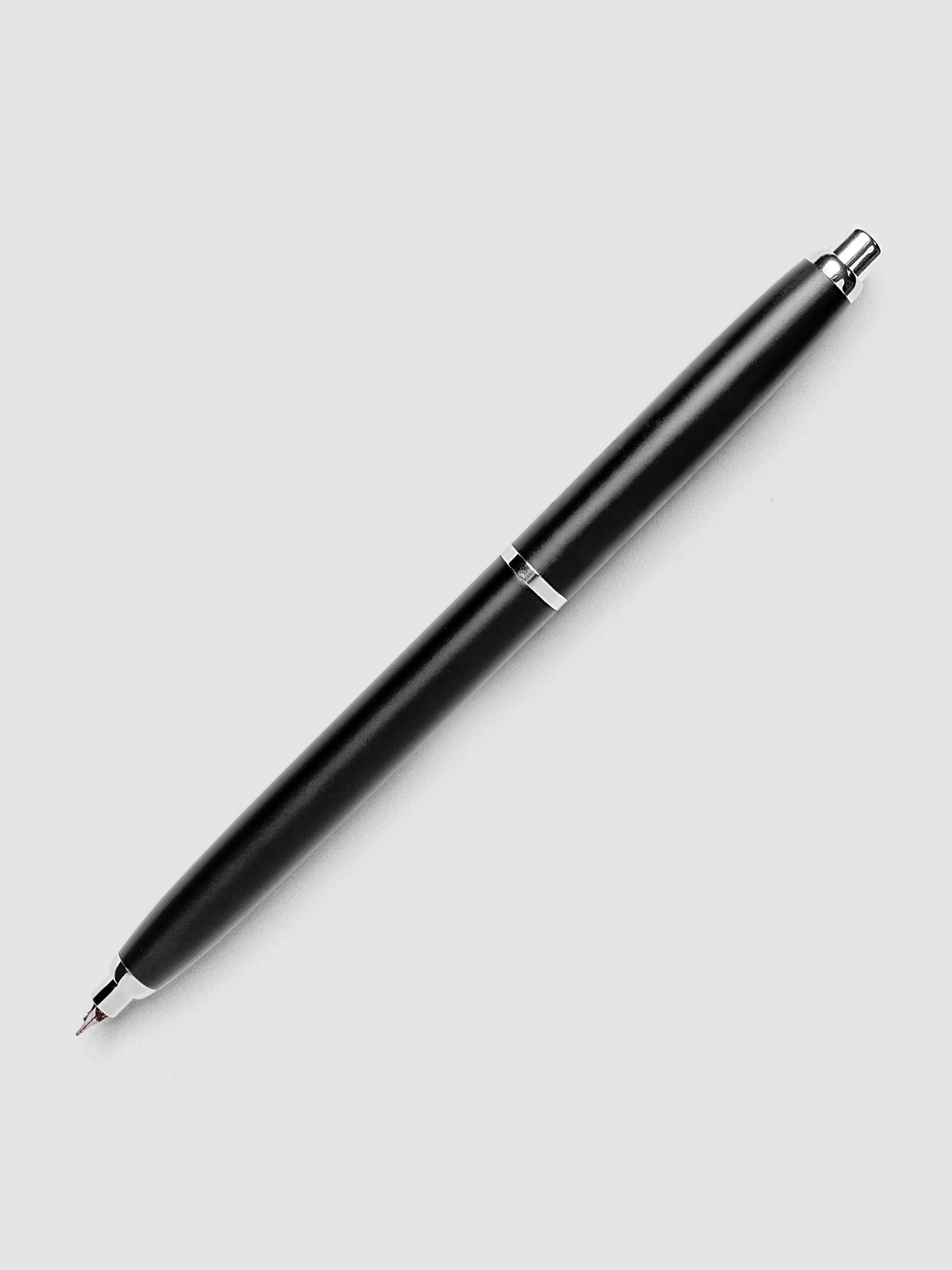 Lanbitou Fountain Pen with nib extended, shown in full length