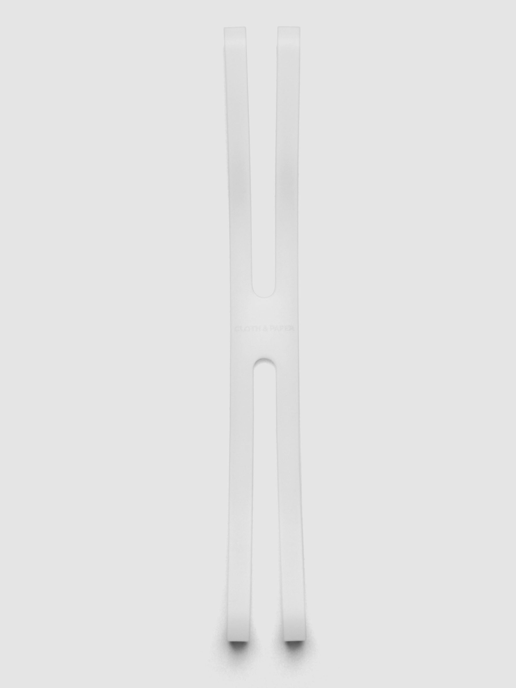 Large, clear planner closure band.