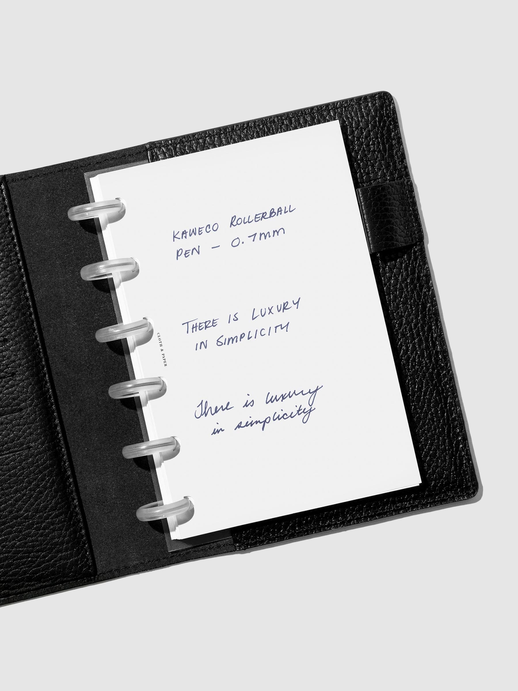 Pen test sheet showing a 0.7 mm writing sample in blue. 