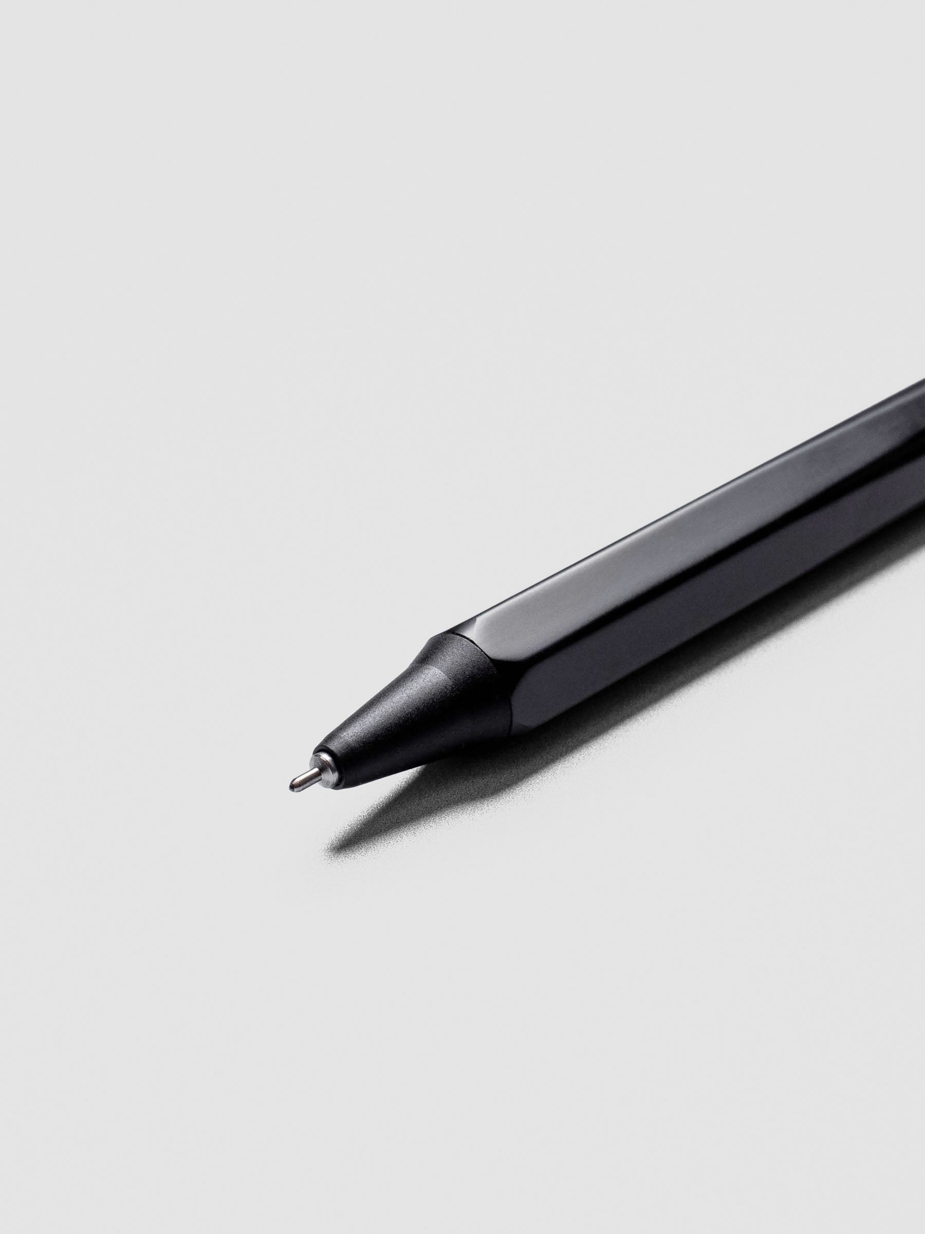 Close up of nib on black OHTO Roller Gel Pen in 0.5mm nib.